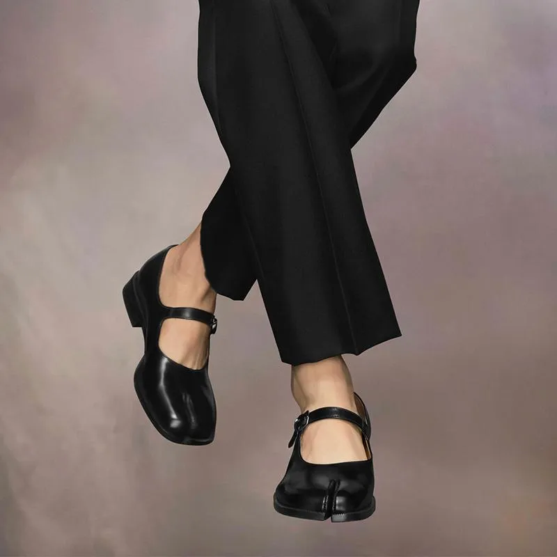 Adjustable Buckle Split-Toe Shoe