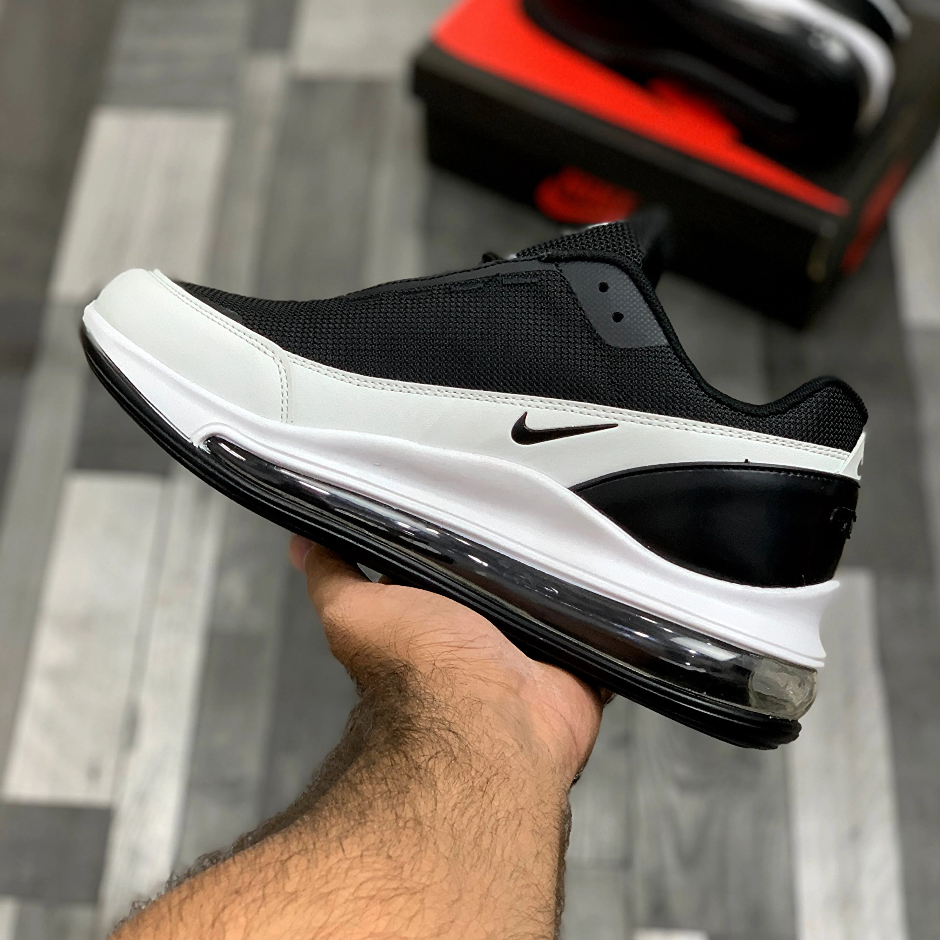 Air Max (Black White)