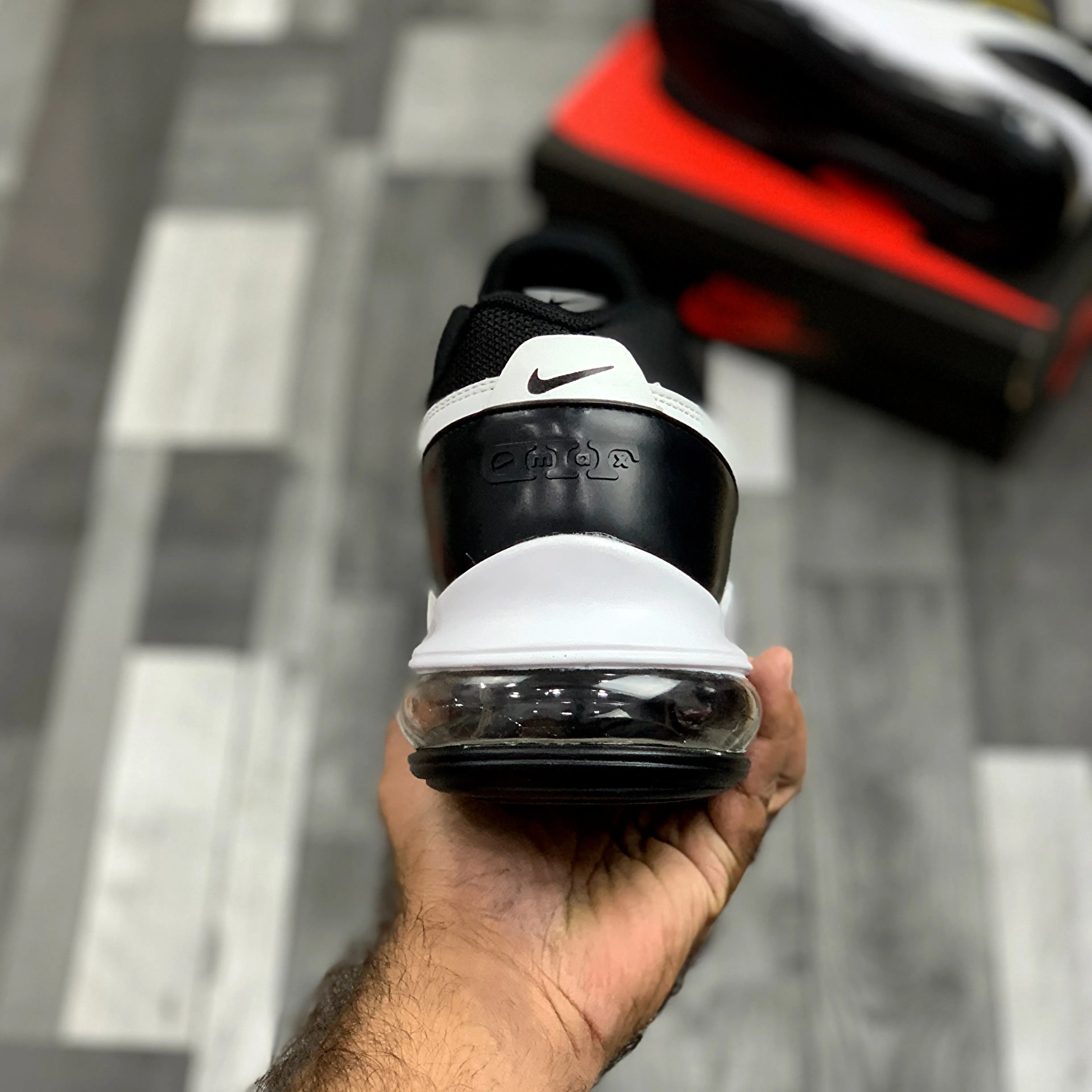 Air Max (Black White)