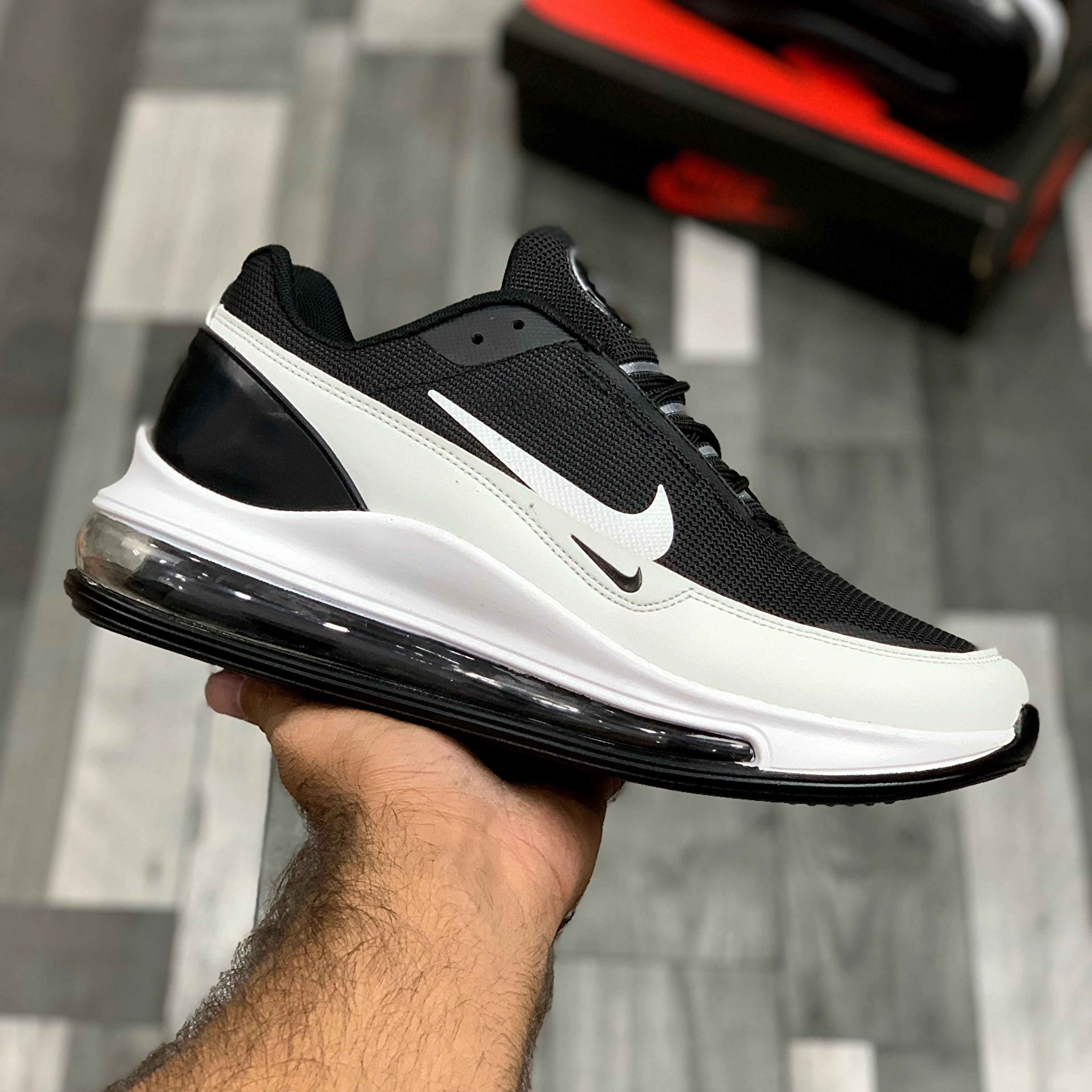 Air Max (Black White)