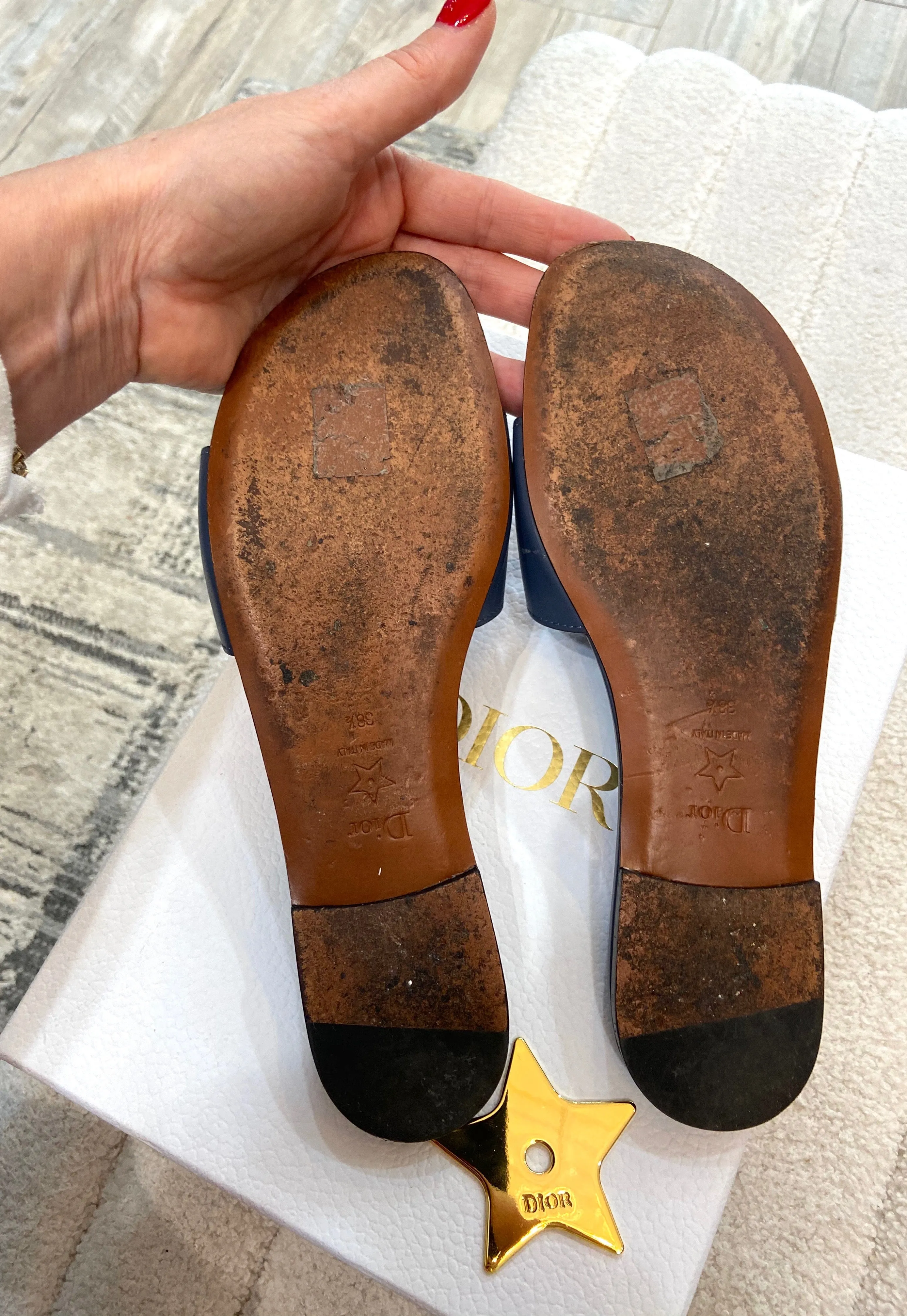 CHRISTIAN DIOR DWAY D-CLUB CALFSKIN LEATHER LOGO SLIDE MULES