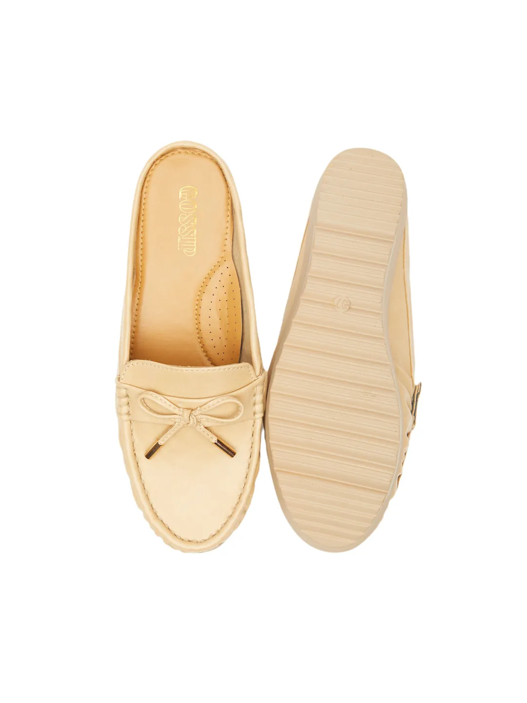 GOSSIP WOMENS BEIGE MOCCASINS
