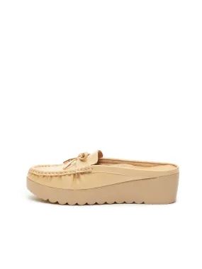 GOSSIP WOMENS BEIGE MOCCASINS