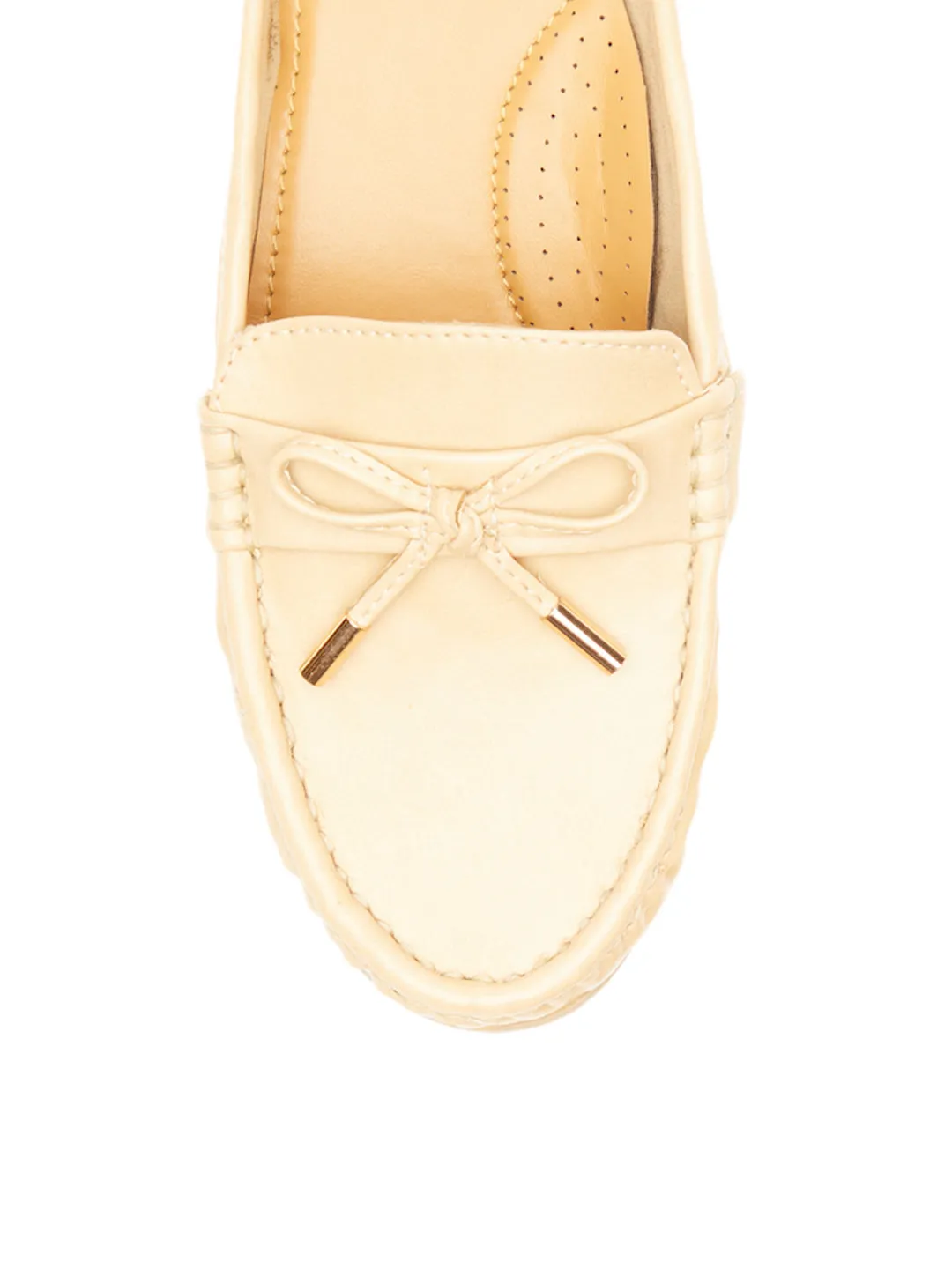 GOSSIP WOMENS BEIGE MOCCASINS