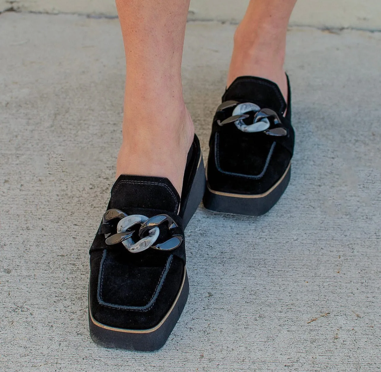 NAKED FEET ELECT IN WHITE PLATFORM