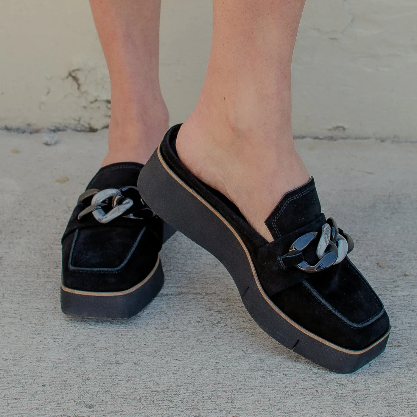 NAKED FEET ELECT IN WHITE PLATFORM