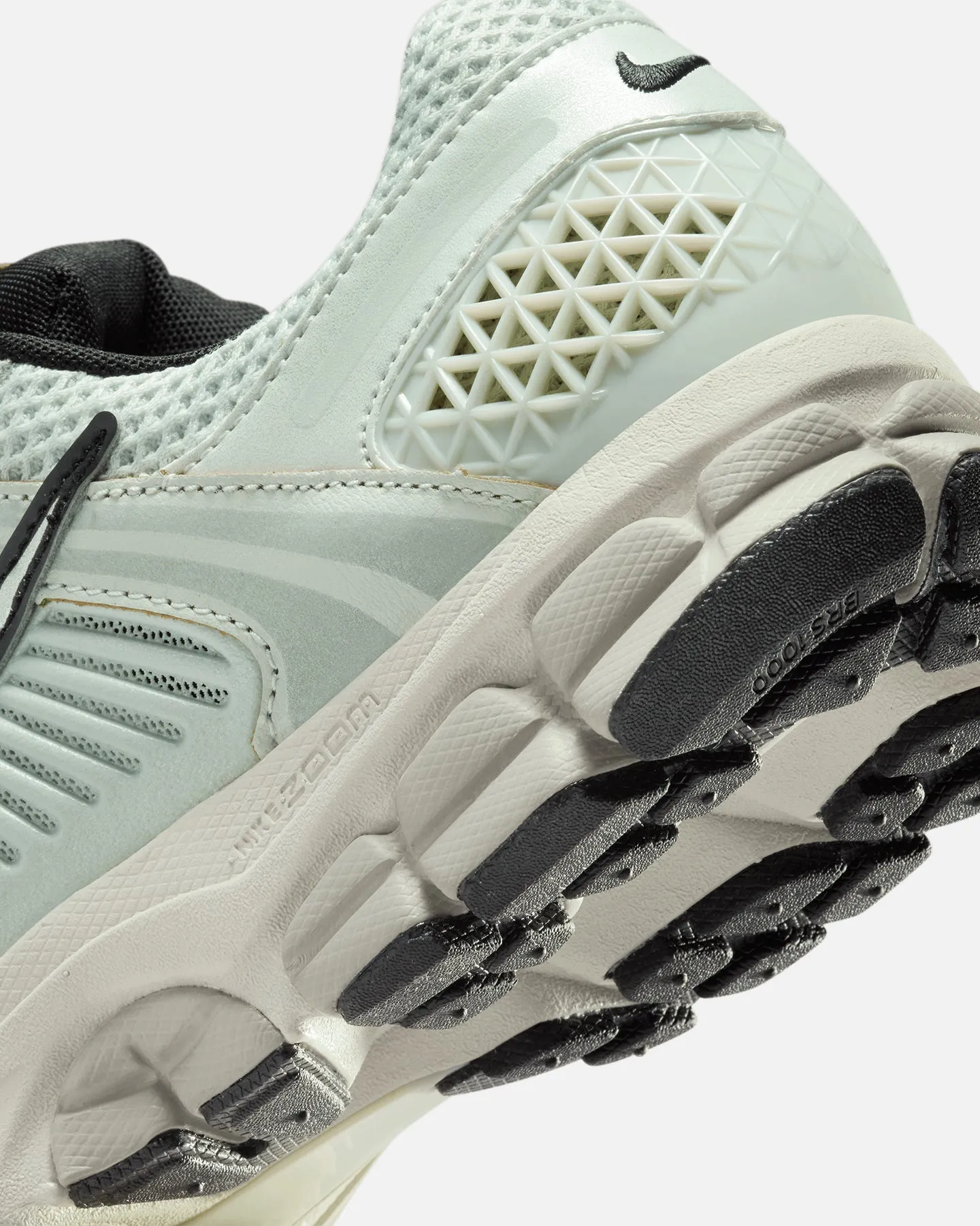 Nike Women's Zoom Vomero 5 Light Silver/Chrome