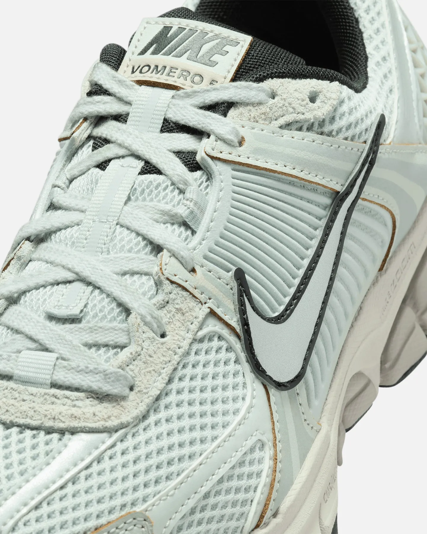 Nike Women's Zoom Vomero 5 Light Silver/Chrome